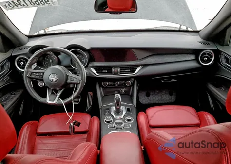 2022 Alfa Romeo Stelvio z USA, uszkodzony, nr VIN ZASPAJANXN7D46977